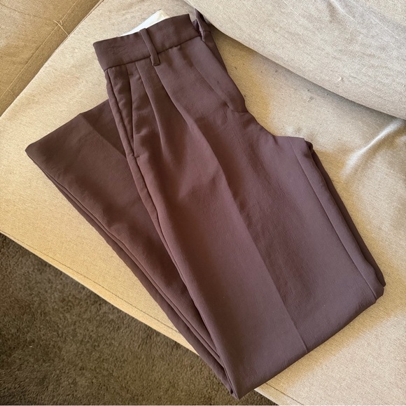 Aritzia The Effortless Pant Crepette - Picture 6 of 12